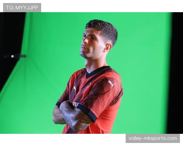 吉鲁致命头槌破门,AC米兰进攻端再添利器 吉鲁致命头槌破门,AC米兰进攻端再添利器