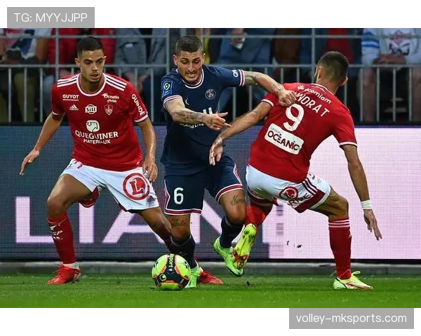 布雷斯特阵型调整显成效，状态回暖剑指联赛佳绩